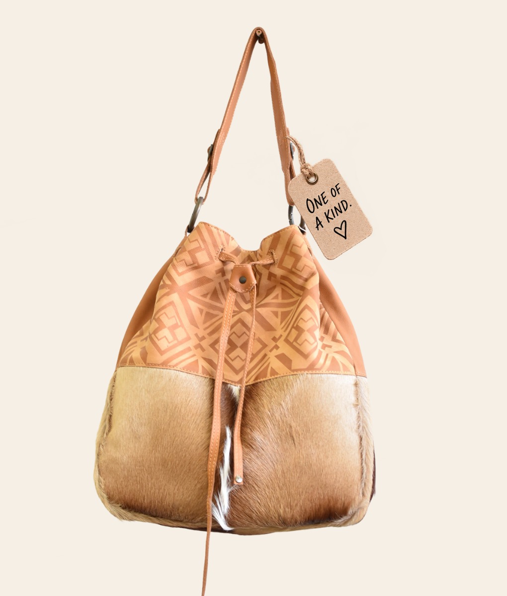 Springbok Drawstring Bucket Bag